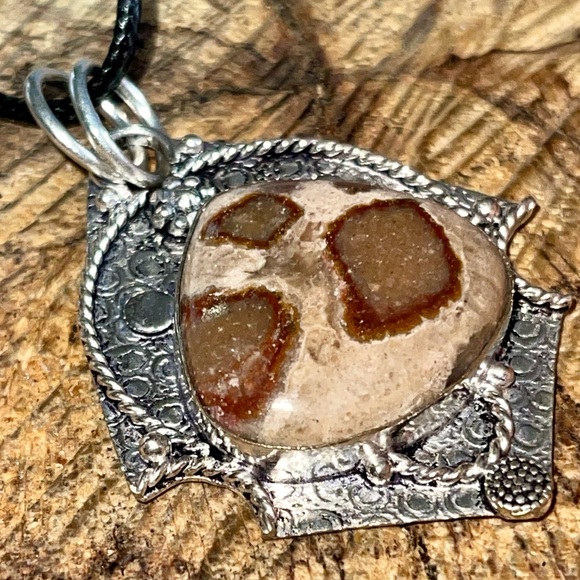 Garnet in Limestone Pendant 2 1/4” - Picture 12 of 14